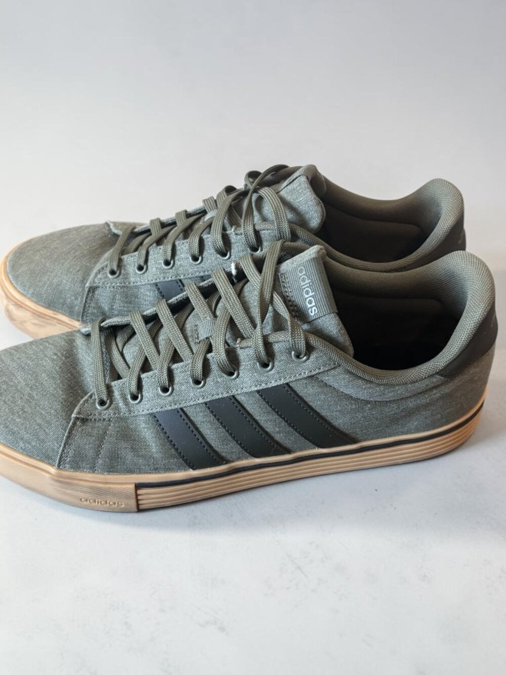 Adidas Daily 4.0 Men’s Size 14 Olive Green Canvas Sneakers Gum Sole Shoes